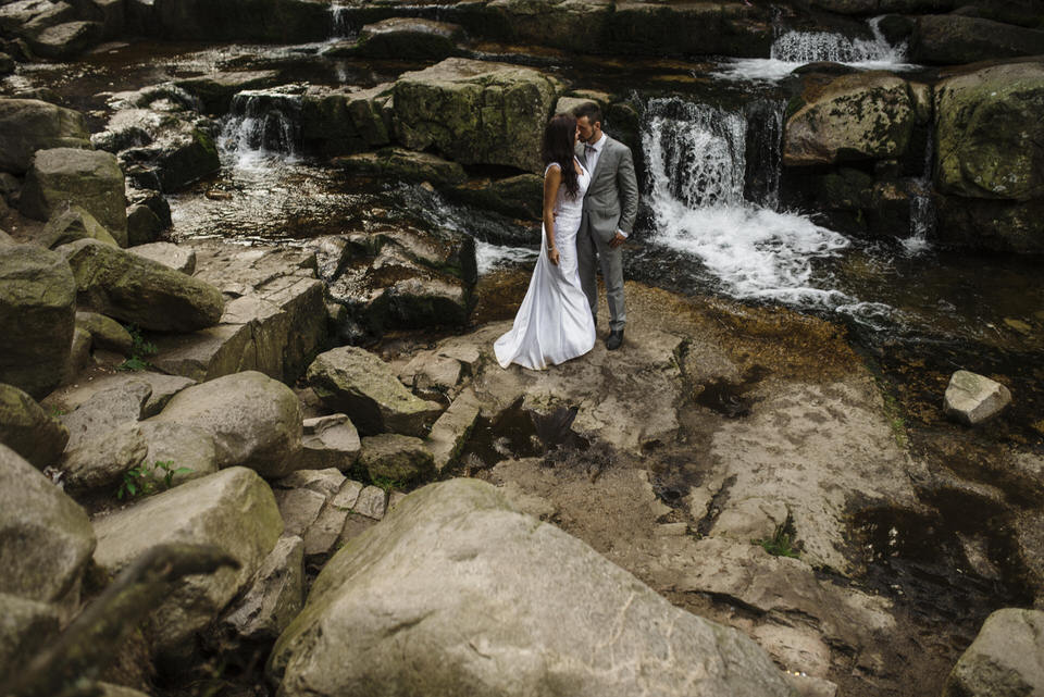 Dziki Wodospad w Karpaczu - sesja ślubna